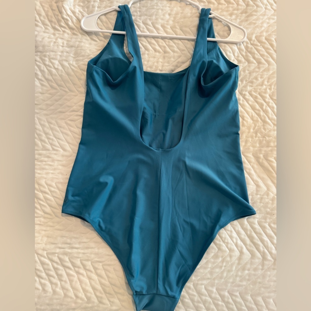 Lululemon Waterside Scoop One-Piece Swimsuit
Marlin NEW WITHOUT TAG 12 - Picture 2 of 16